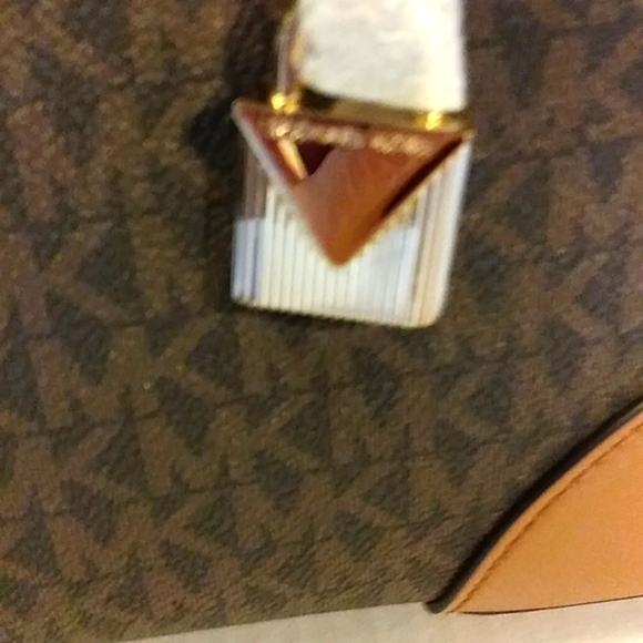 Nwt. Michael kors Mercer gallery small signature logo satchel. - Picture 9 of 13